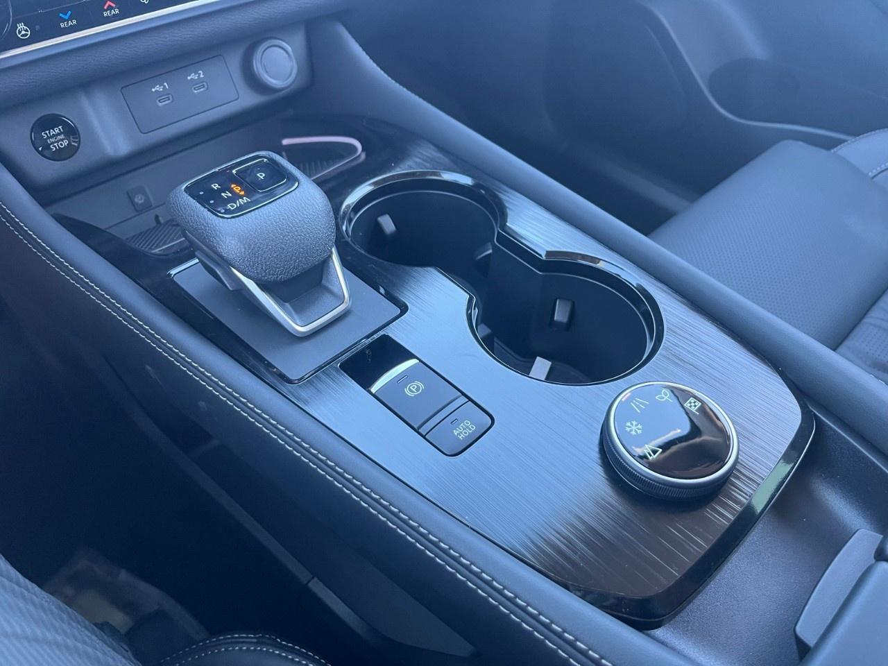 2026 Nissan Rogue AWD Platinum Photo