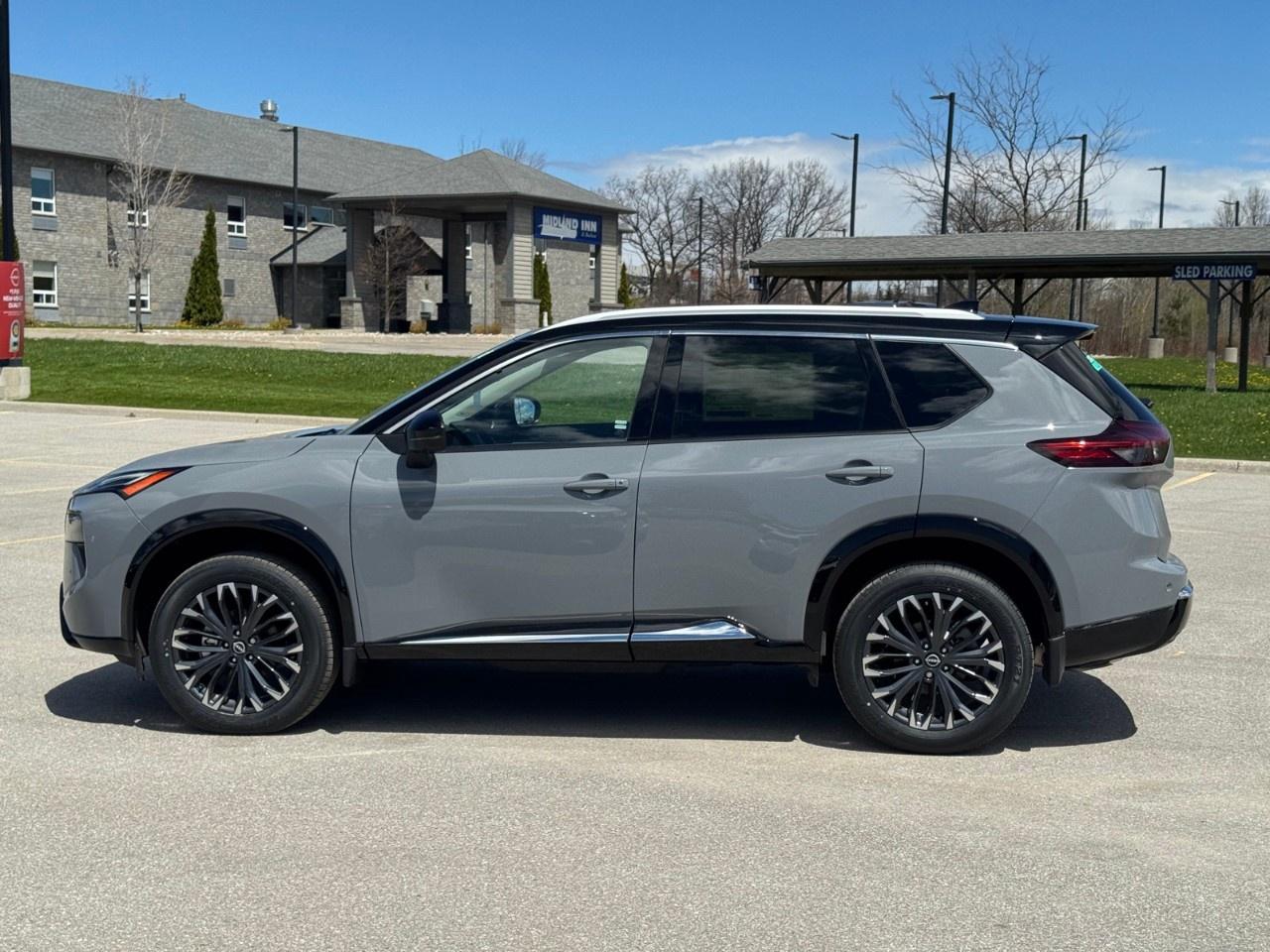 2026 Nissan Rogue AWD Platinum Photo