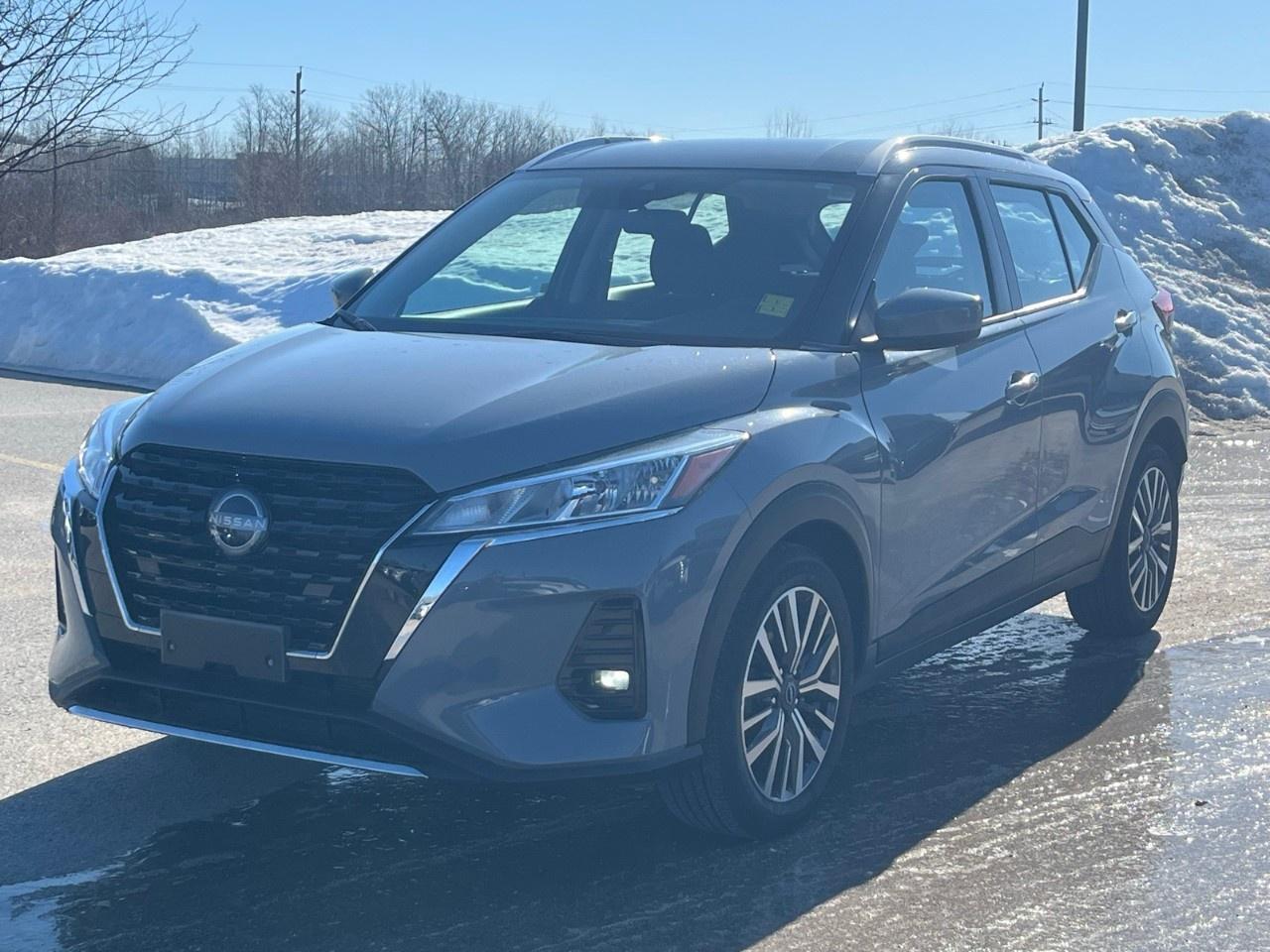 2022 Nissan Kicks SV FWD Photo2