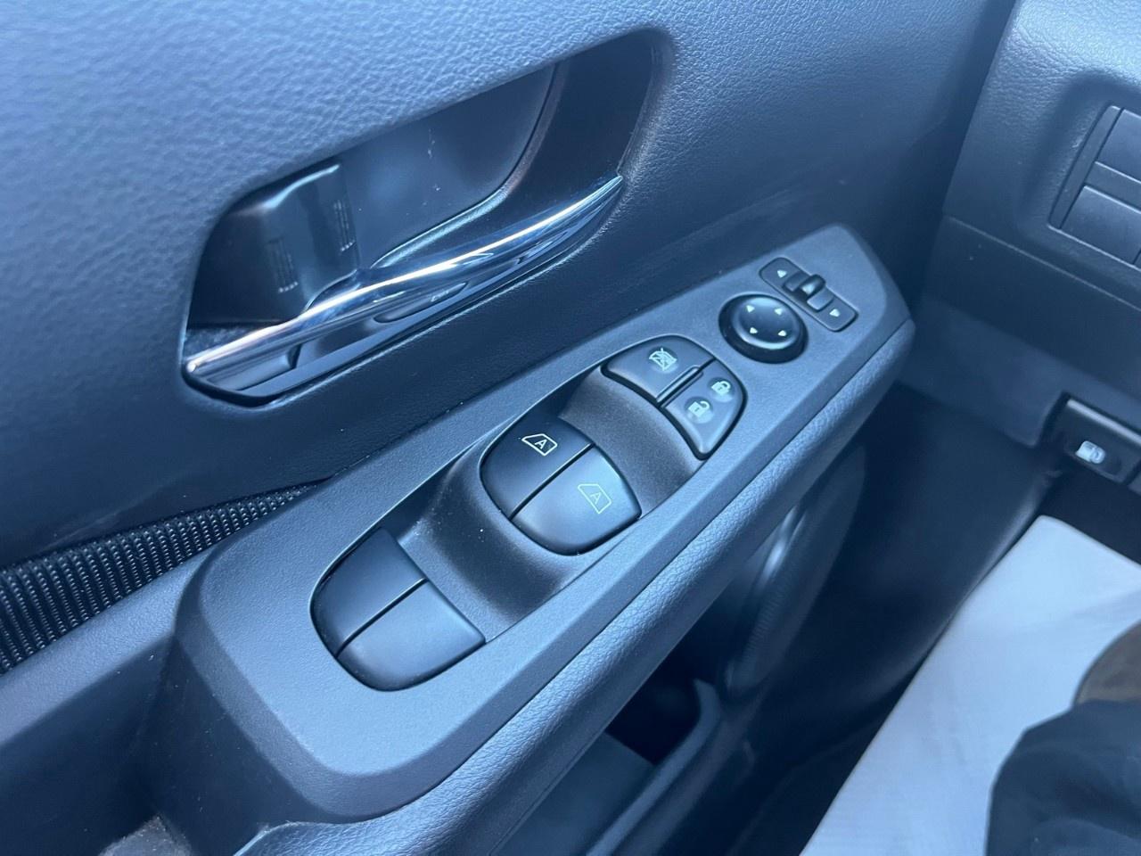 2022 Nissan Kicks SV FWD Photo