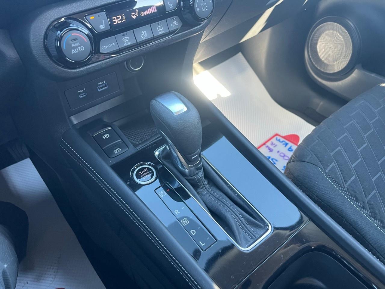 2022 Nissan Kicks SV FWD Photo