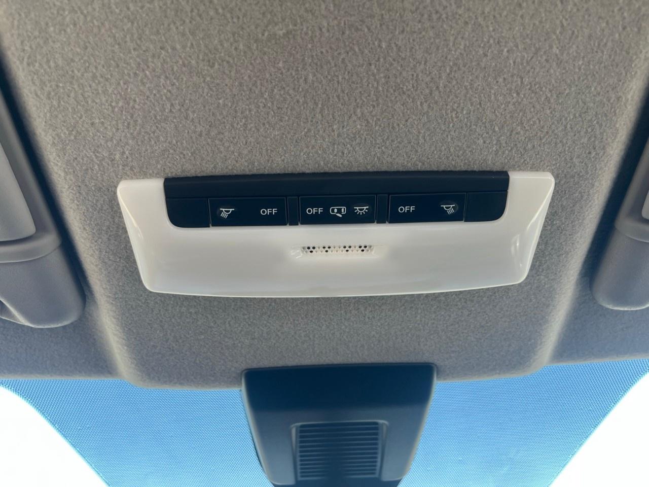 2022 Nissan Kicks SV FWD Photo