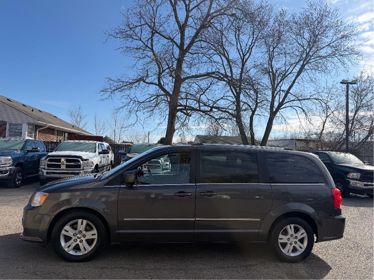 2015 Dodge Grand Caravan Crew Plus Photo3