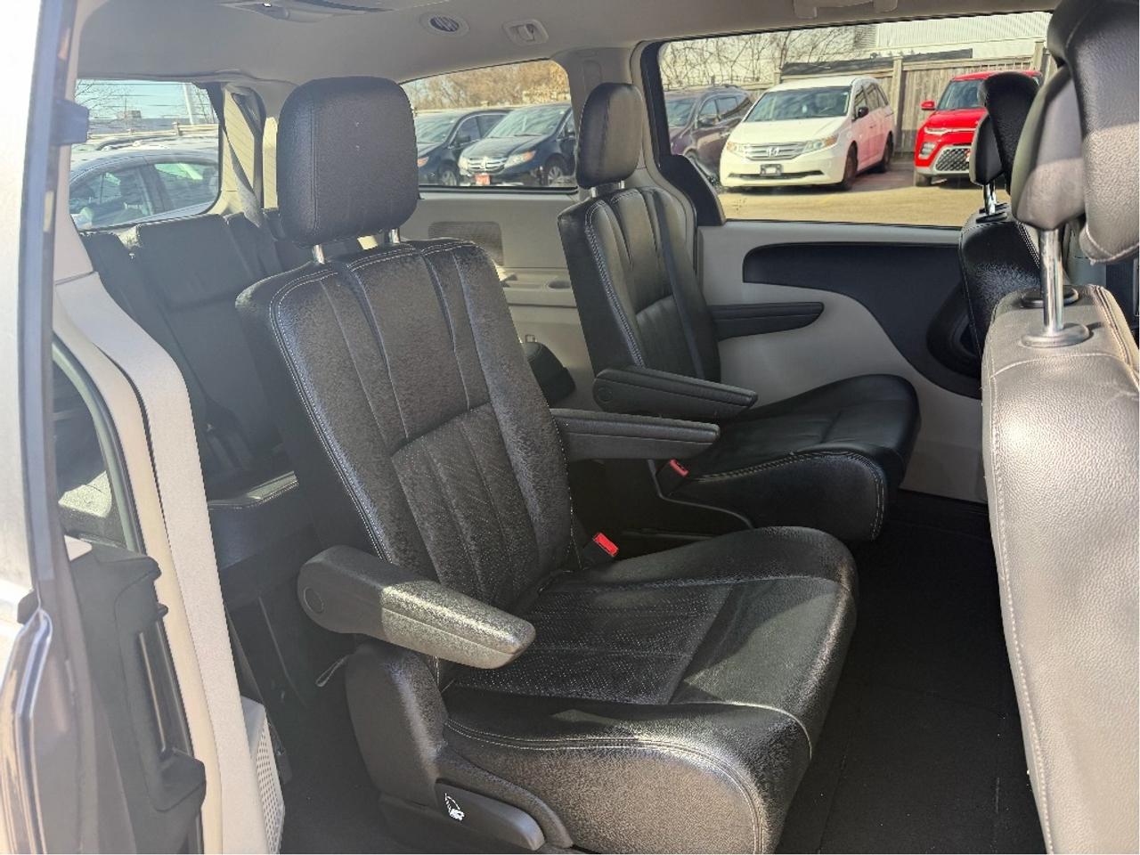 2015 Dodge Grand Caravan Crew Plus Photo