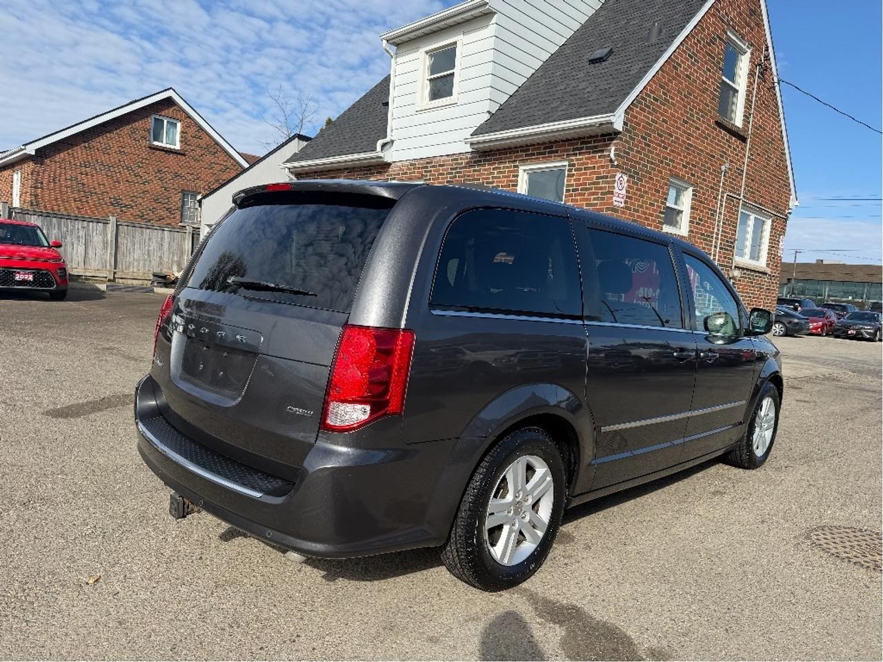 2015 Dodge Grand Caravan Crew Plus Photo