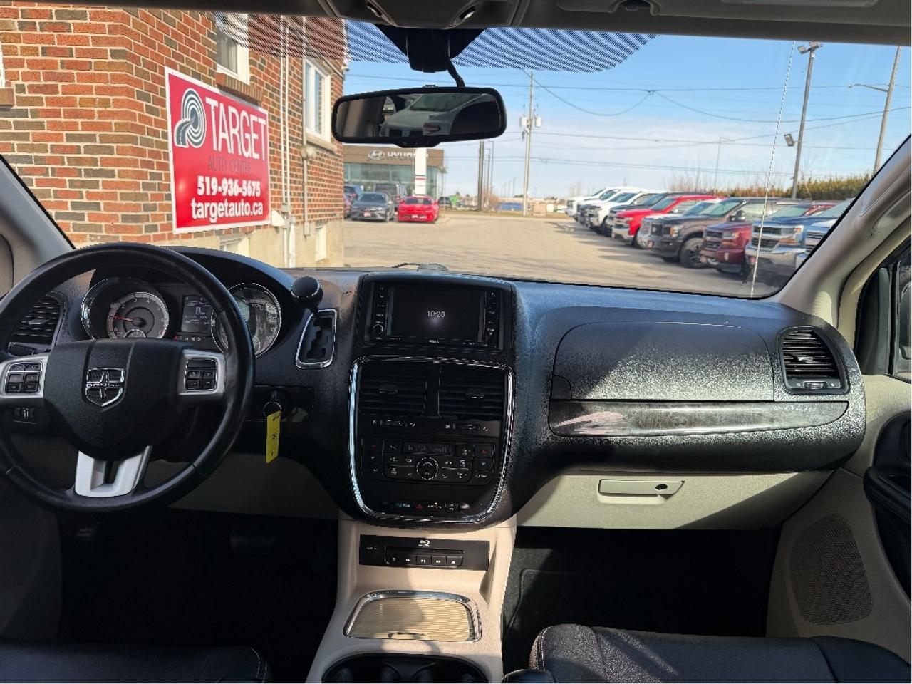 2015 Dodge Grand Caravan Crew Plus Photo