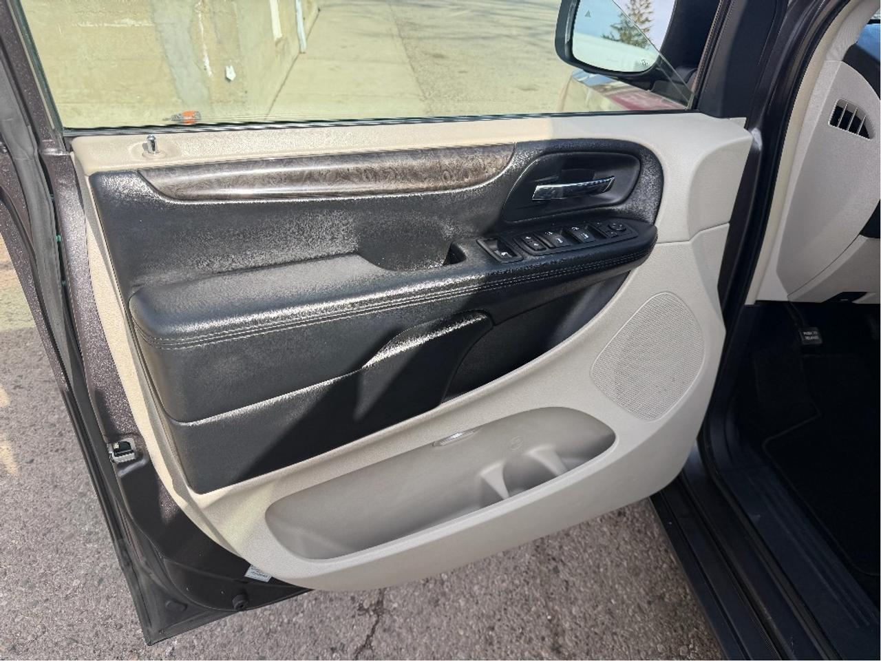 2015 Dodge Grand Caravan Crew Plus Photo