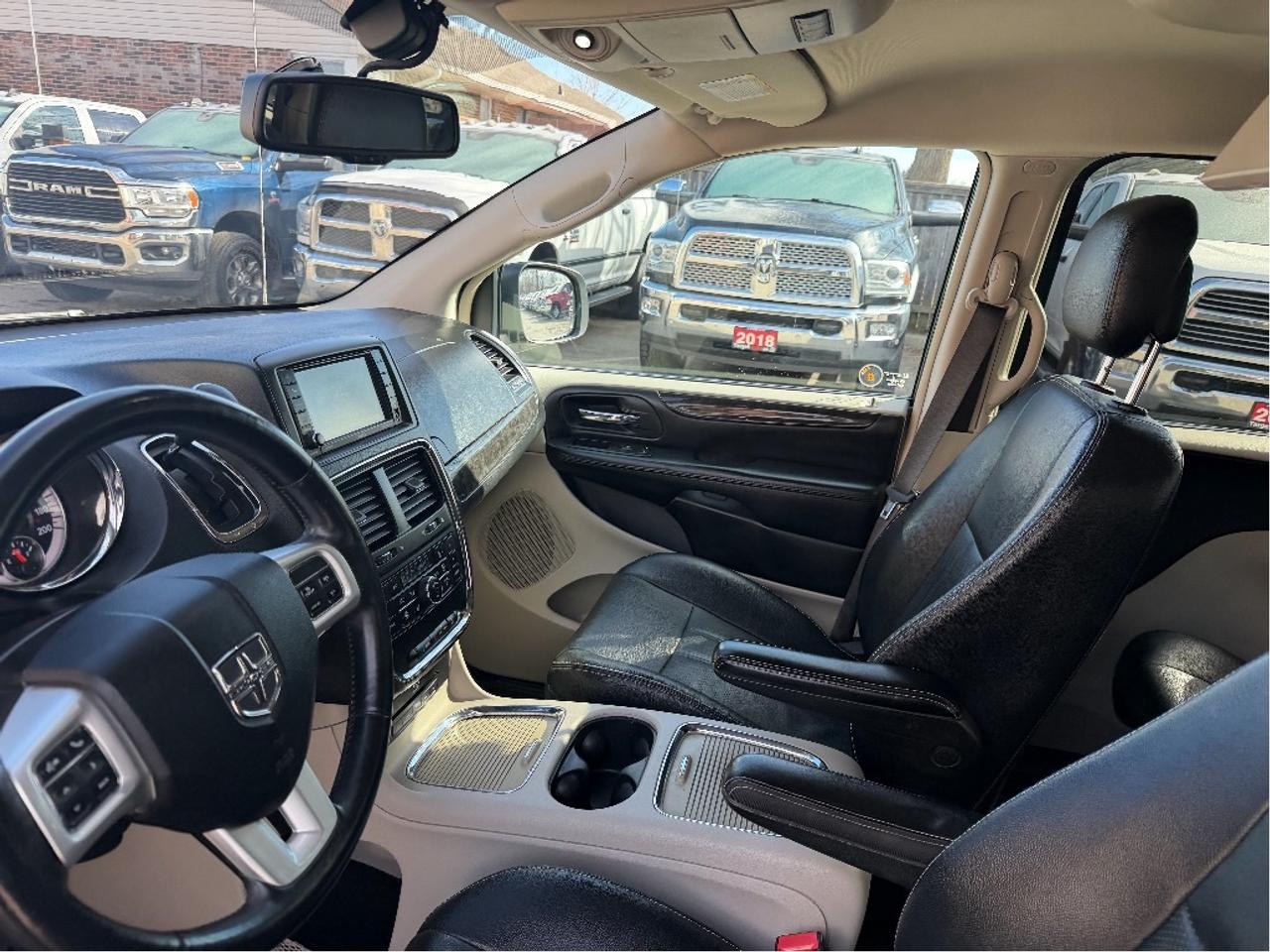 2015 Dodge Grand Caravan Crew Plus Photo