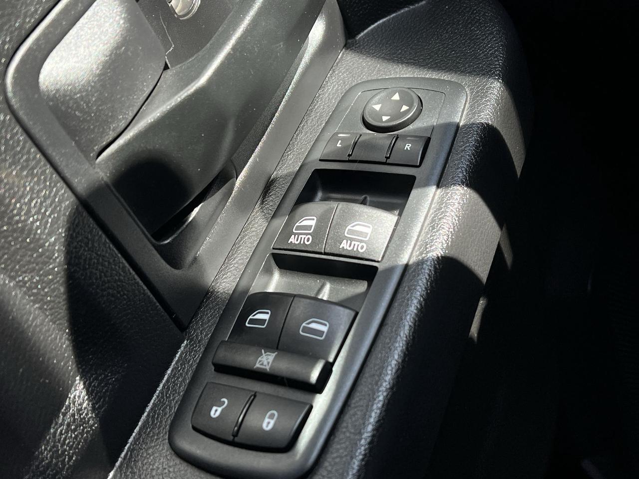 2016 RAM 1500 4X4 | 3.0L TURBO ECODIESEL | BLUETOOTH | TOW PKG Photo