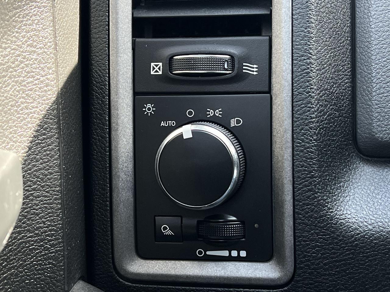 2016 RAM 1500 4X4 | 3.0L TURBO ECODIESEL | BLUETOOTH | TOW PKG Photo