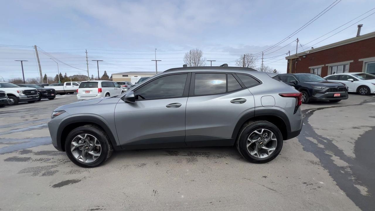 2025 Chevrolet Trax LT | HTD LEATHER | SUNROOF |CARPLAY | REMOTE START Photo