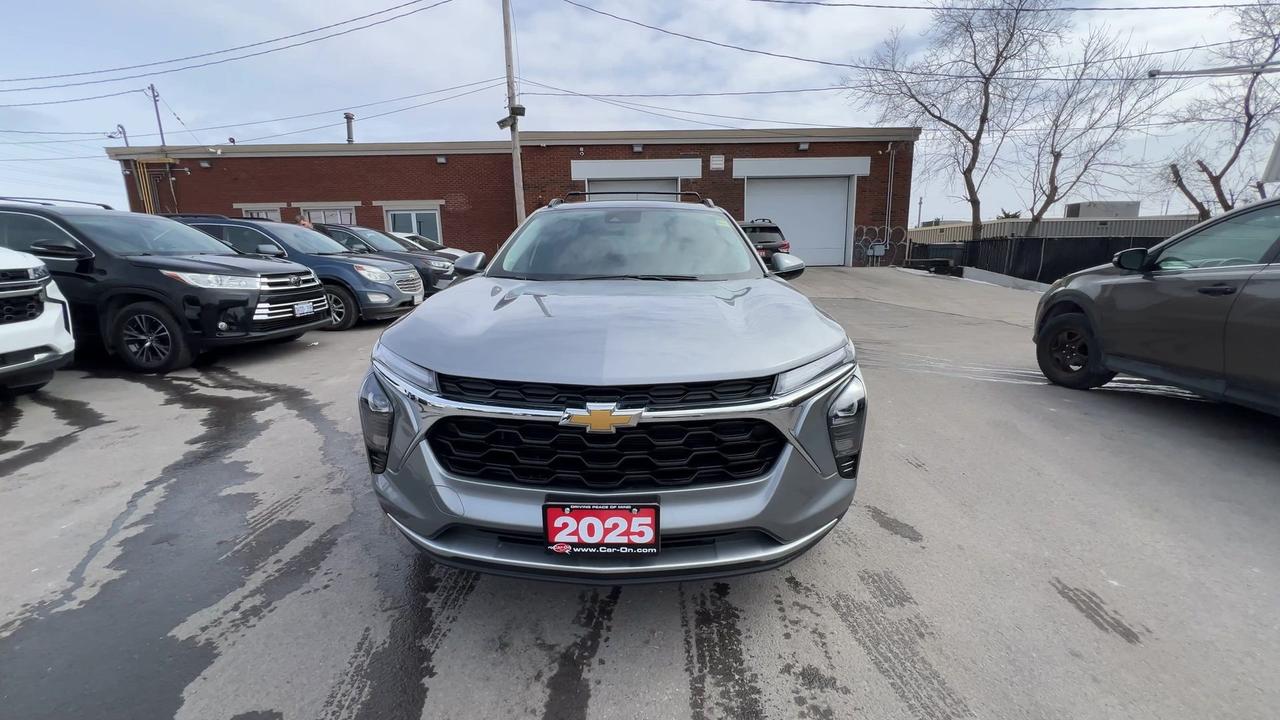 2025 Chevrolet Trax LT | HTD LEATHER | SUNROOF |CARPLAY | REMOTE START Photo