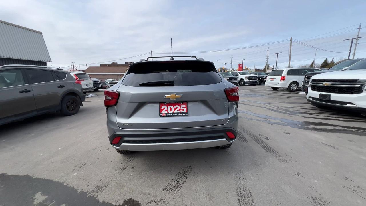 2025 Chevrolet Trax LT | HTD LEATHER | SUNROOF |CARPLAY | REMOTE START Photo