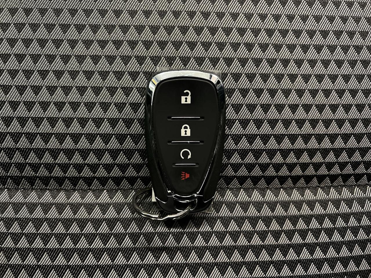 2025 Chevrolet Trax LT | HTD LEATHER | SUNROOF |CARPLAY | REMOTE START Photo