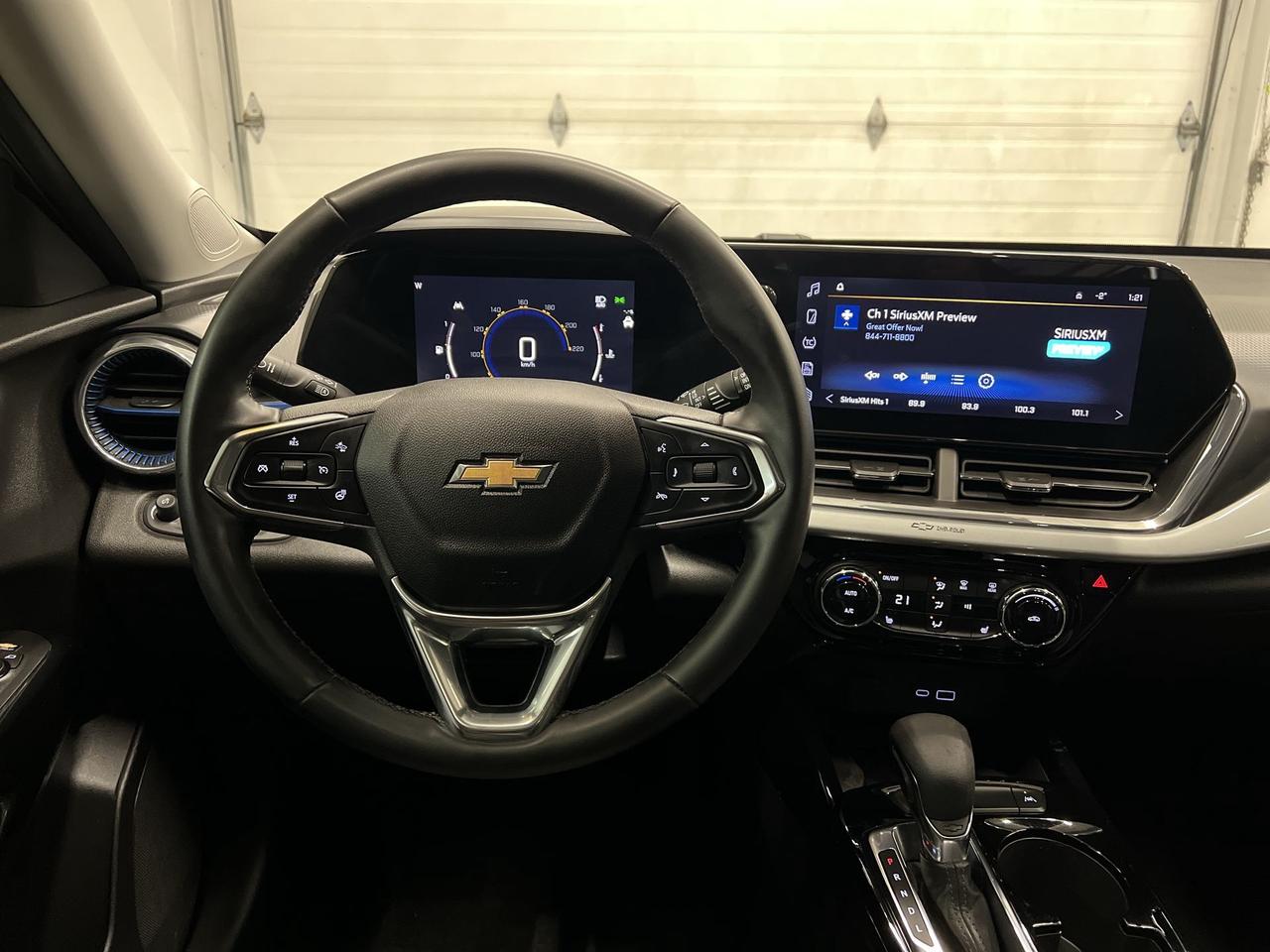 2025 Chevrolet Trax LT | HTD LEATHER | SUNROOF |CARPLAY | REMOTE START Photo