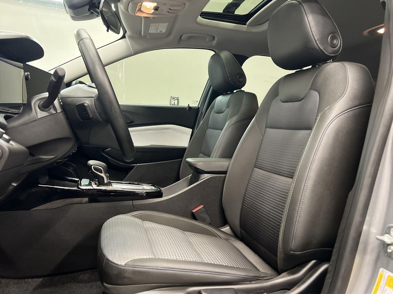 2025 Chevrolet Trax LT | HTD LEATHER | SUNROOF |CARPLAY | REMOTE START Photo