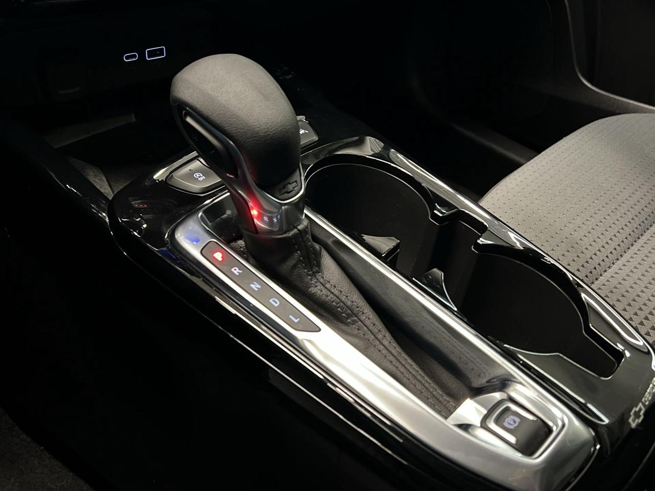 2025 Chevrolet Trax LT | HTD LEATHER | SUNROOF |CARPLAY | REMOTE START Photo