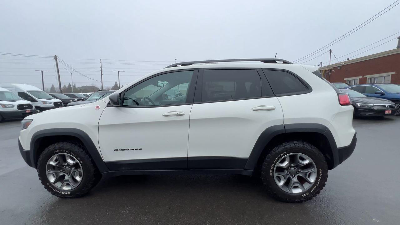2019 Jeep Cherokee TRAILHAWK ELITE 4X4 | LEATHER | PANO ROOF Photo4