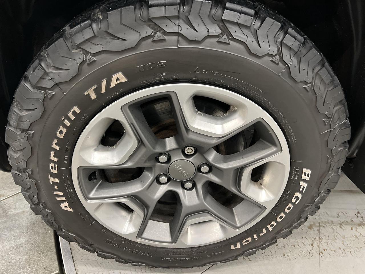 2019 Jeep Cherokee TRAILHAWK ELITE 4X4 | LEATHER | PANO ROOF Photo