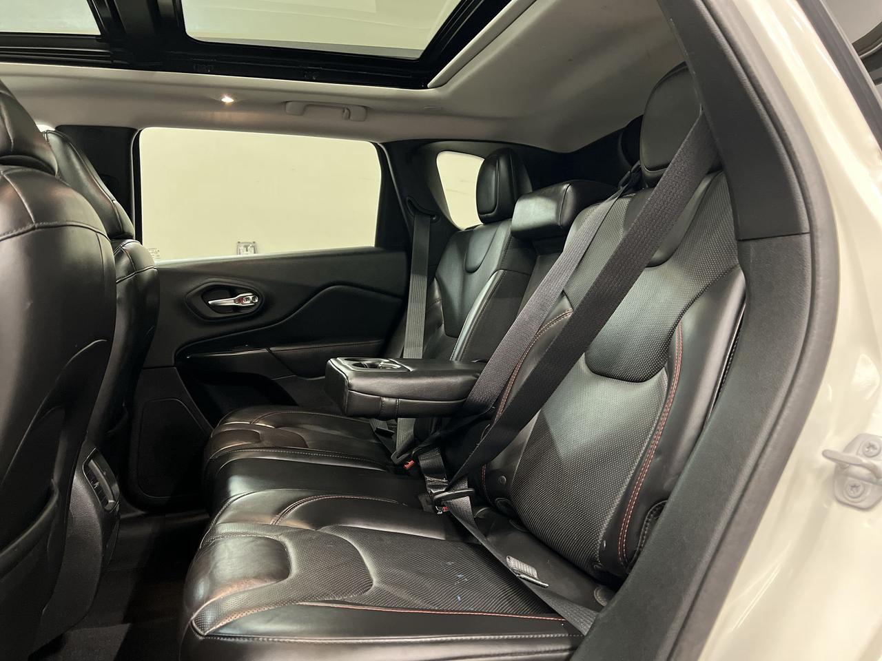 2019 Jeep Cherokee TRAILHAWK ELITE 4X4 | LEATHER | PANO ROOF Photo