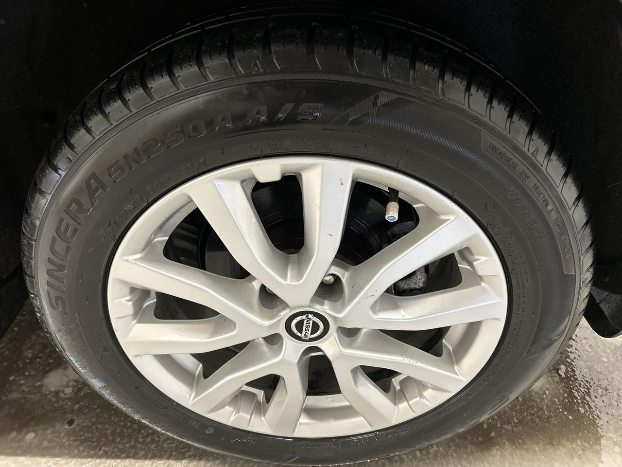 2023 Nissan Qashqai AWD | HTD SEATS | CARPLAY | 17IN ALLOYS | REAR CAM Photo