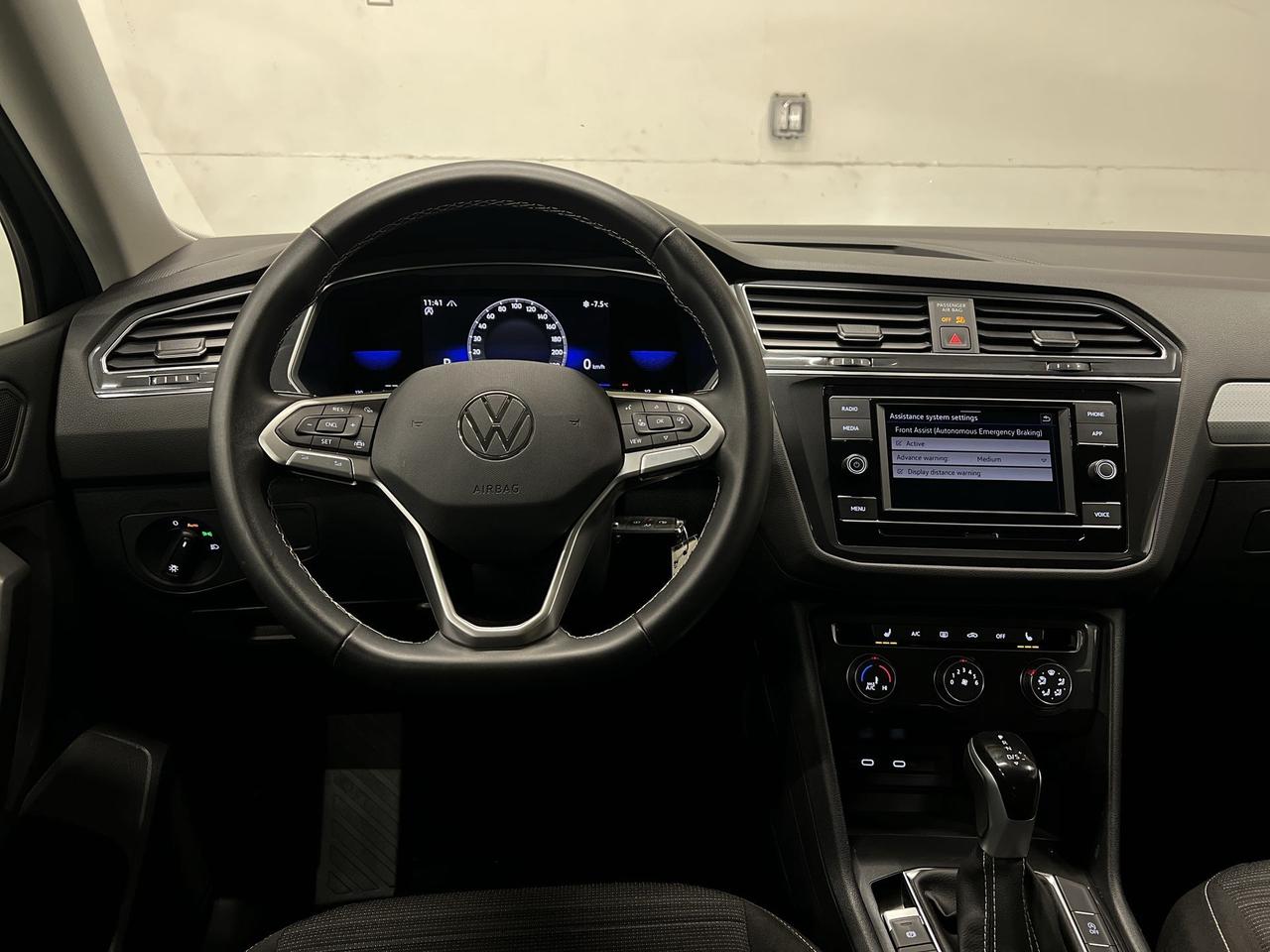 2023 Volkswagen Tiguan AWD | HTD SEATS | CARPLAY | 17IN ALLOYS | REAR CAM Photo