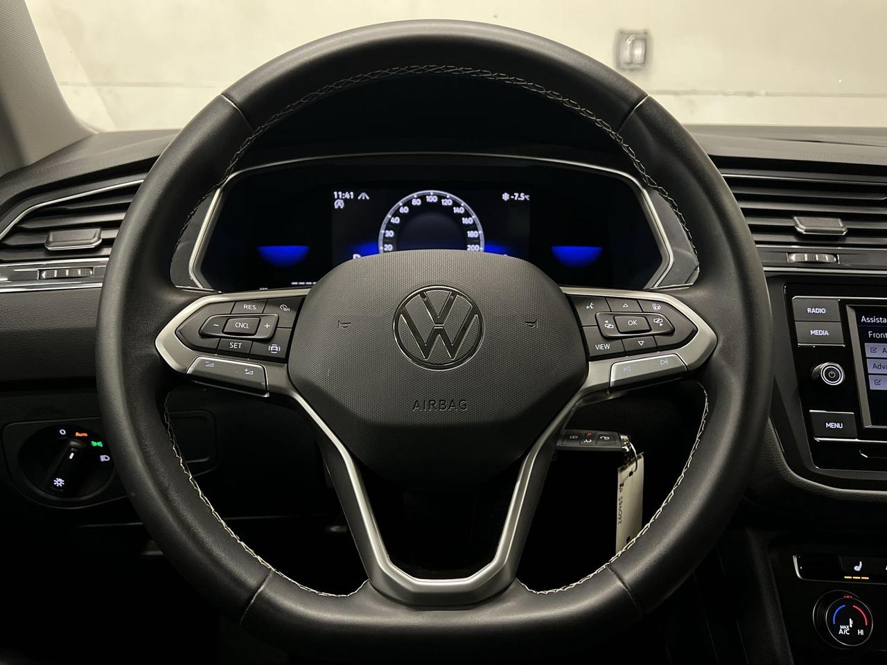 2023 Volkswagen Tiguan AWD | HTD SEATS | CARPLAY | 17IN ALLOYS | REAR CAM Photo