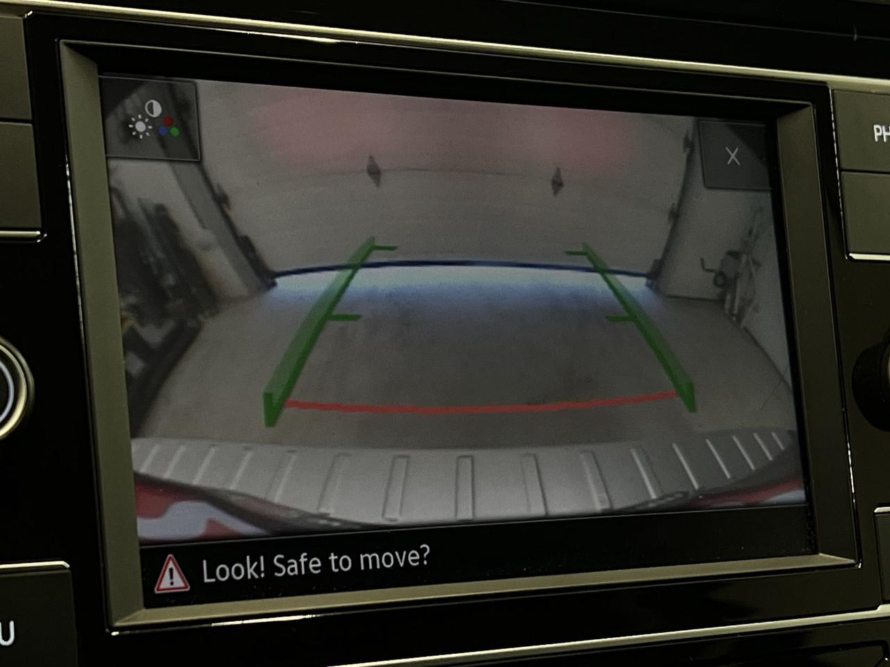 2023 Volkswagen Tiguan AWD | HTD SEATS | CARPLAY | 17IN ALLOYS | REAR CAM Photo