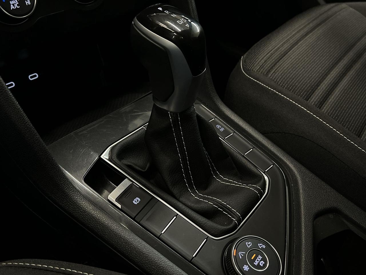 2023 Volkswagen Tiguan AWD | HTD SEATS | CARPLAY | 17IN ALLOYS | REAR CAM Photo