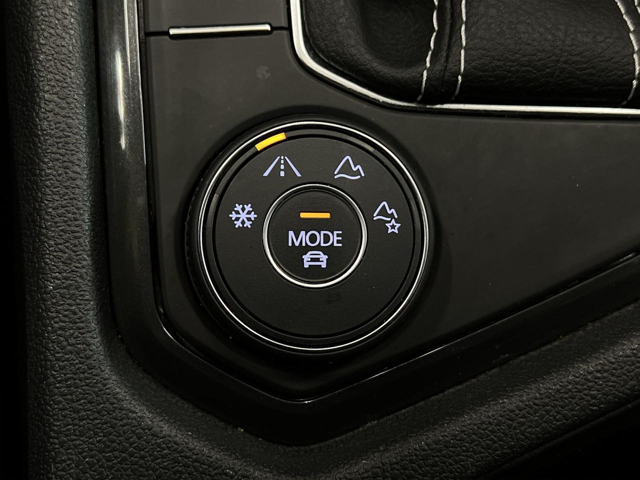 2023 Volkswagen Tiguan AWD | HTD SEATS | CARPLAY | 17IN ALLOYS | REAR CAM Photo