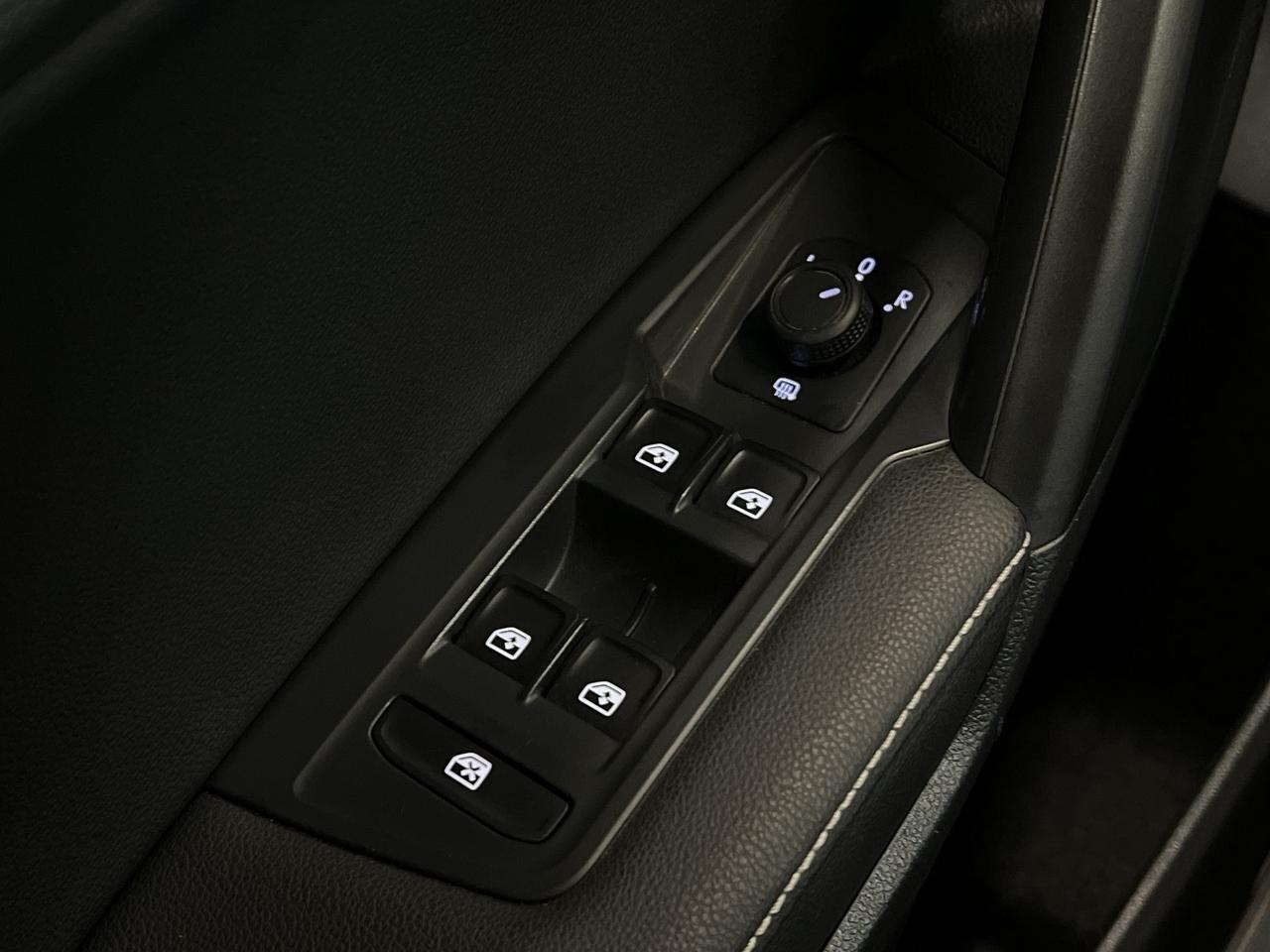 2023 Volkswagen Tiguan AWD | HTD SEATS | CARPLAY | 17IN ALLOYS | REAR CAM Photo