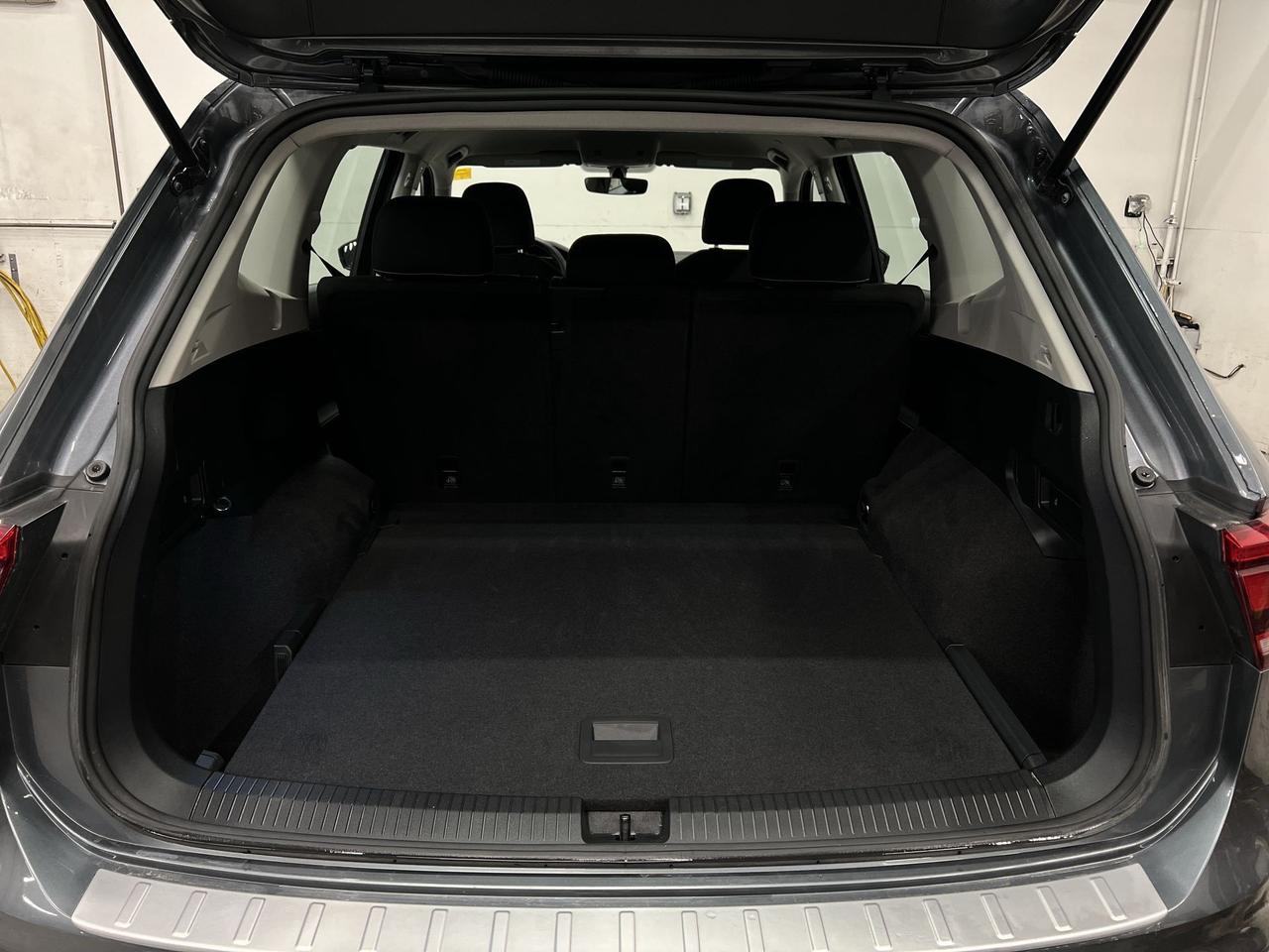 2023 Volkswagen Tiguan AWD | HTD SEATS | CARPLAY | 17IN ALLOYS | REAR CAM Photo