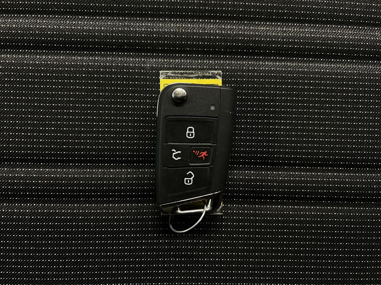 2023 Volkswagen Tiguan AWD | HTD SEATS | CARPLAY | 17IN ALLOYS | REAR CAM Photo