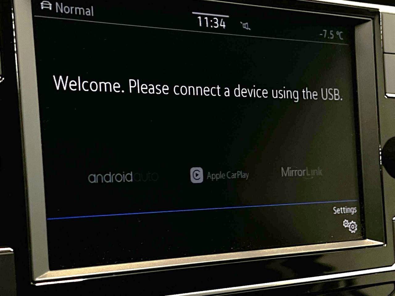 2023 Volkswagen Tiguan AWD | HTD SEATS | CARPLAY | 17IN ALLOYS | REAR CAM Photo