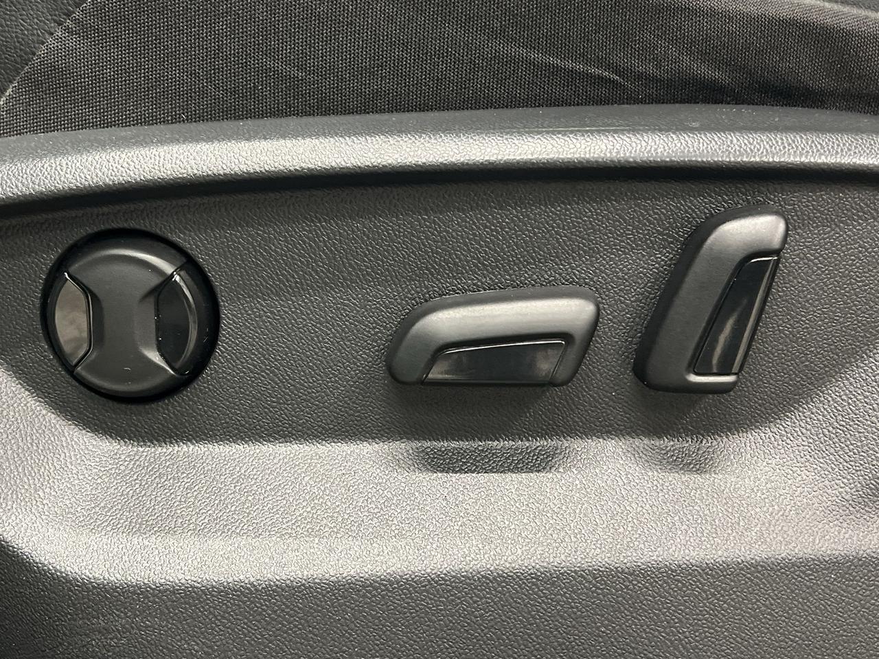 2018 Volkswagen Tiguan COMFORTLINE AWD | HTD LEATHER |PANO ROOF | CARPLAY Photo