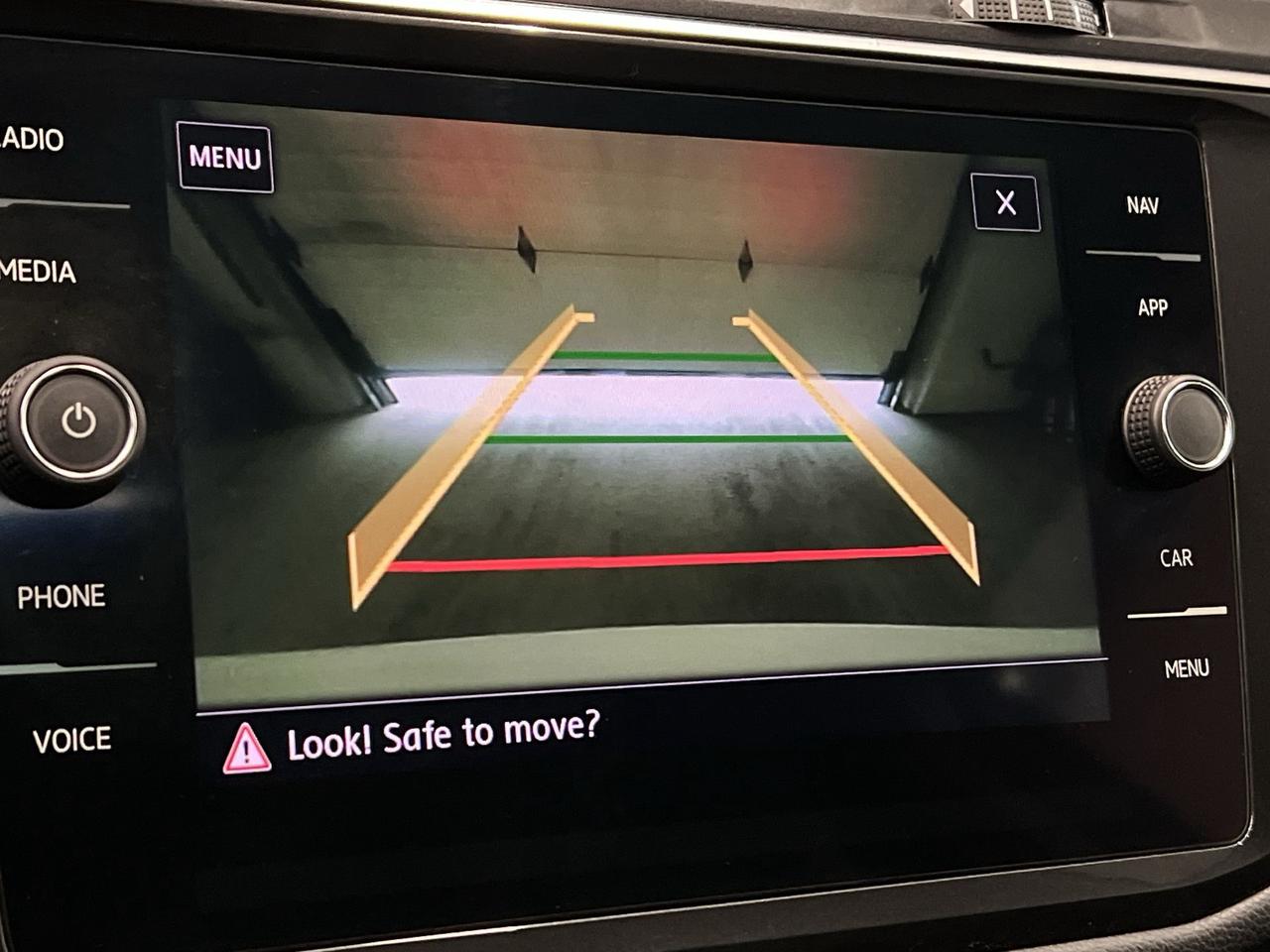 2018 Volkswagen Tiguan COMFORTLINE AWD | HTD LEATHER |PANO ROOF | CARPLAY Photo