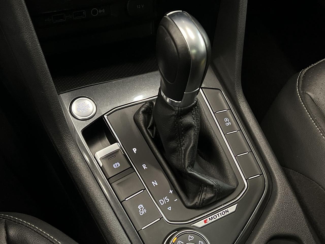 2018 Volkswagen Tiguan COMFORTLINE AWD | HTD LEATHER |PANO ROOF | CARPLAY Photo