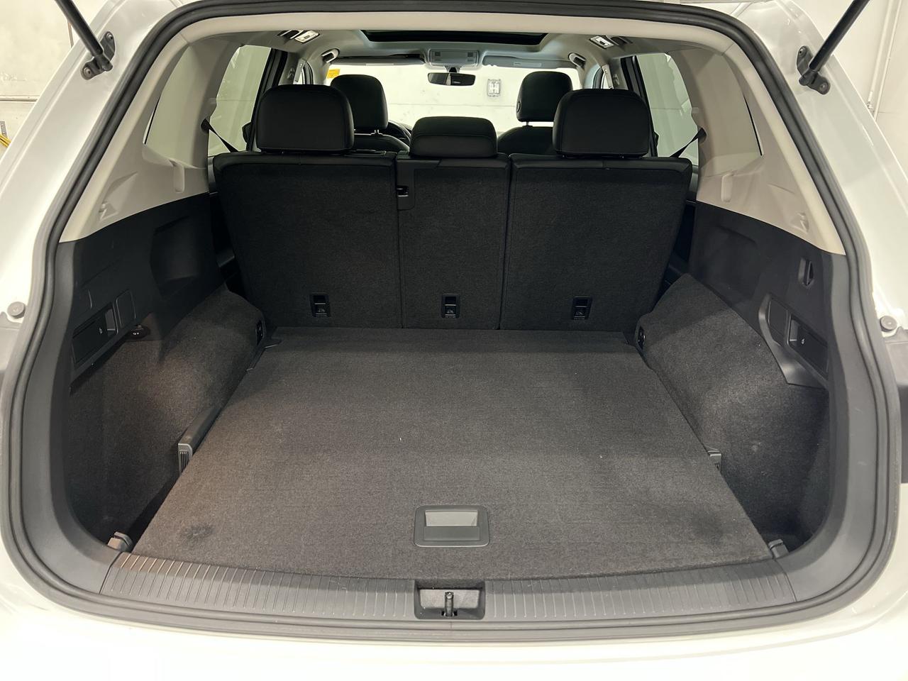 2018 Volkswagen Tiguan COMFORTLINE AWD | HTD LEATHER |PANO ROOF | CARPLAY Photo