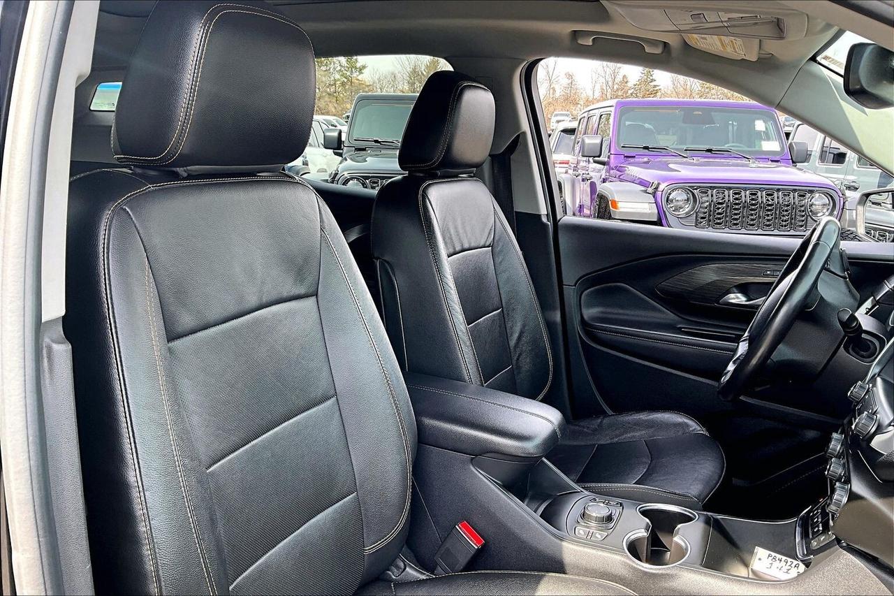 2020 GMC Terrain SLT Elevation | Pro Grade Pkg | Sunroof | AWD Photo