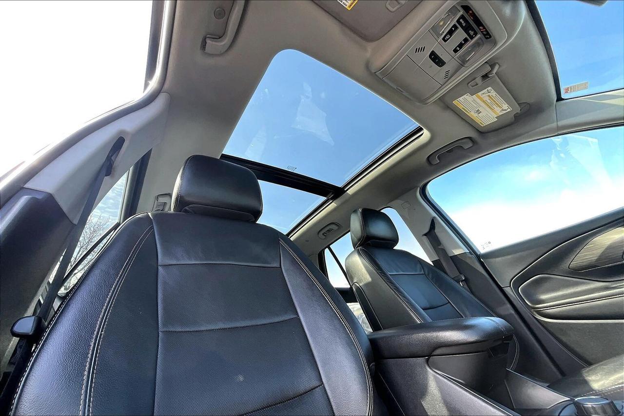 2020 GMC Terrain SLT Elevation | Pro Grade Pkg | Sunroof | AWD Photo