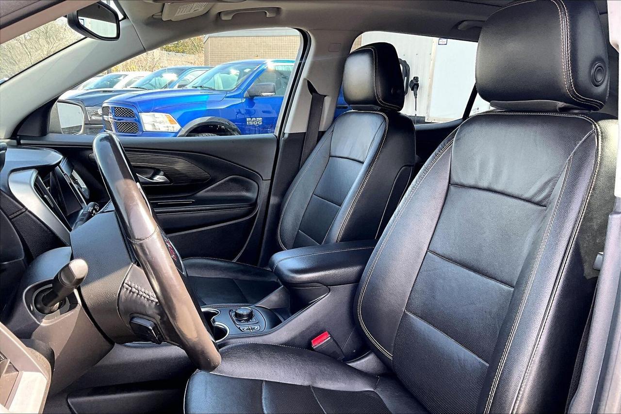 2020 GMC Terrain SLT Elevation | Pro Grade Pkg | Sunroof | AWD Photo