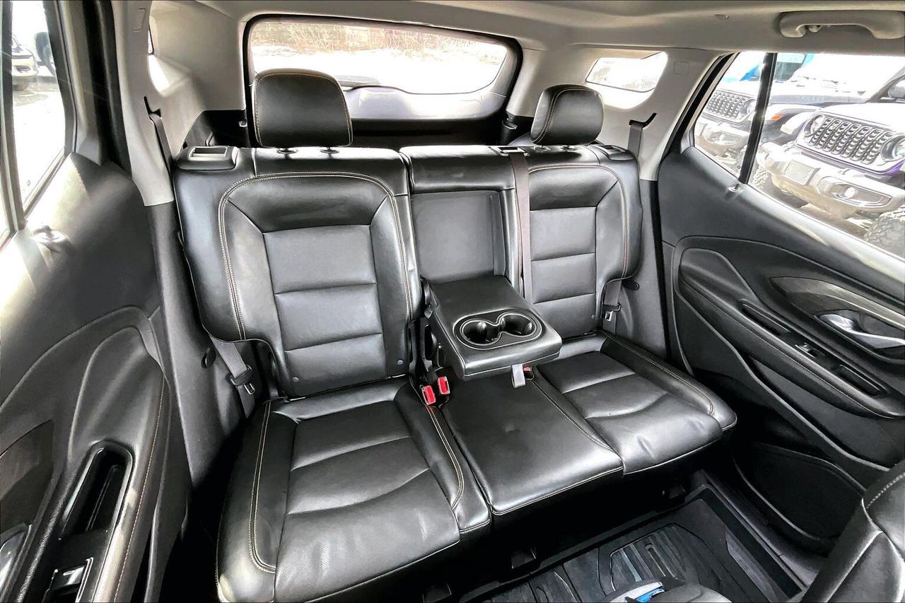 2020 GMC Terrain SLT Elevation | Pro Grade Pkg | Sunroof | AWD Photo