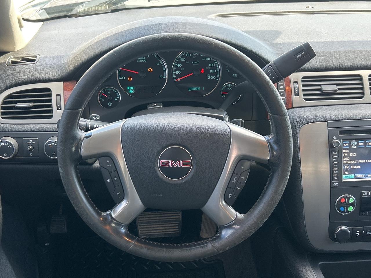 2014 GMC Sierra 2500 HD SLT, HEATED LEATHER, SUNROOF, CLEAN CARFAX! - Photo #16