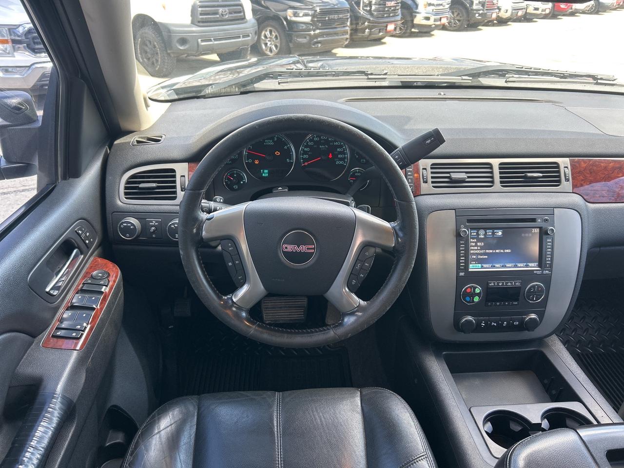 2014 GMC Sierra 2500 HD SLT, HEATED LEATHER, SUNROOF, CLEAN CARFAX! - Photo #15