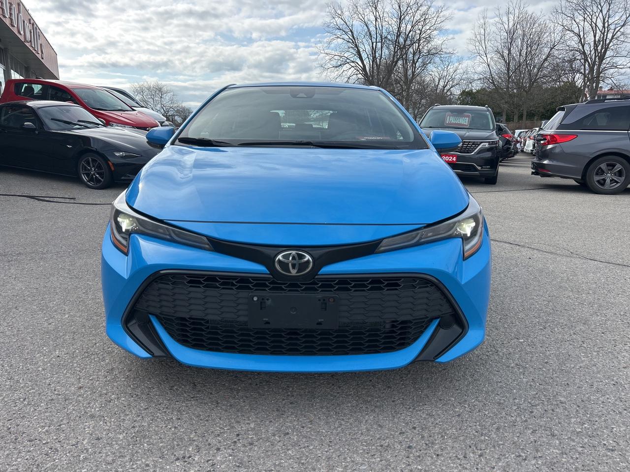 2021 Toyota Corolla Hatchback AUTO, CLEAN CARFAX, BACK UP CAMERA, HEATED SEATS! Photo
