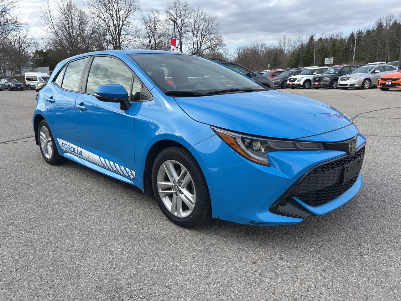 2021 Toyota Corolla Hatchback AUTO, CLEAN CARFAX, BACK UP CAMERA, HEATED SEATS! Photo