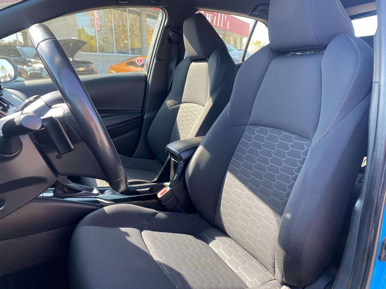 2021 Toyota Corolla AUTO, CLEAN CARFAX, BACK UP CAMERA, HEATED SEATS! Photo