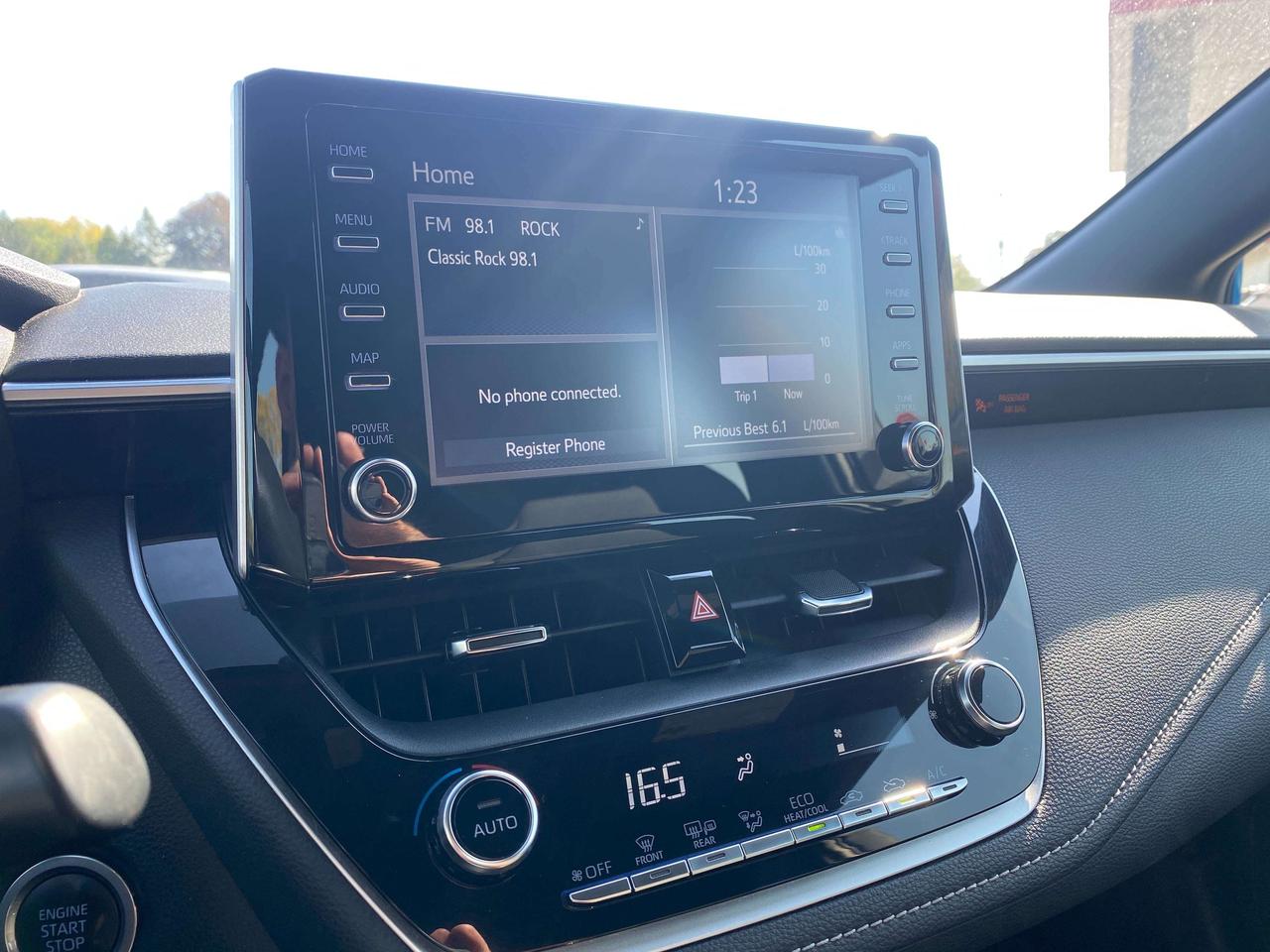 2021 Toyota Corolla AUTO, CLEAN CARFAX, BACK UP CAMERA, HEATED SEATS! - Photo #14