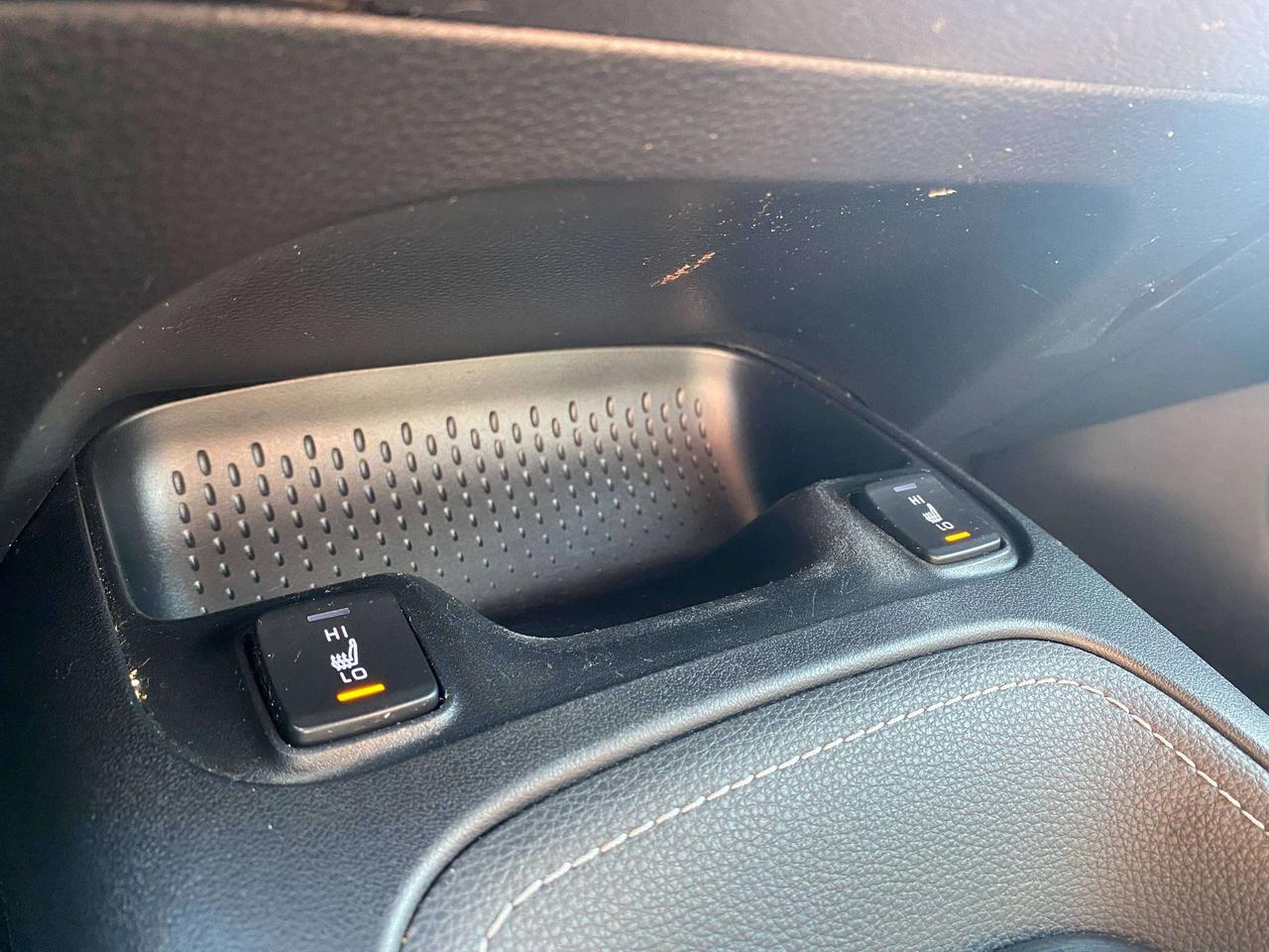 2021 Toyota Corolla AUTO, CLEAN CARFAX, BACK UP CAMERA, HEATED SEATS! - Photo #16