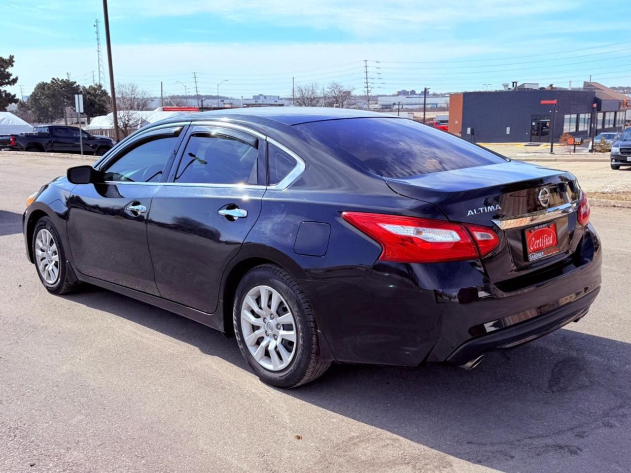 2017 Nissan Altima 4dr Sedan I4 CVT 2.5 Photo